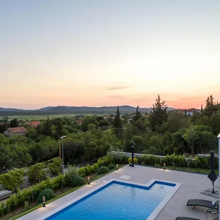 Villa Bura
